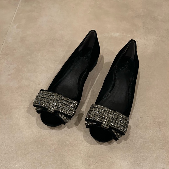 Tory Burch Bow Heels - Picture 1 of 6